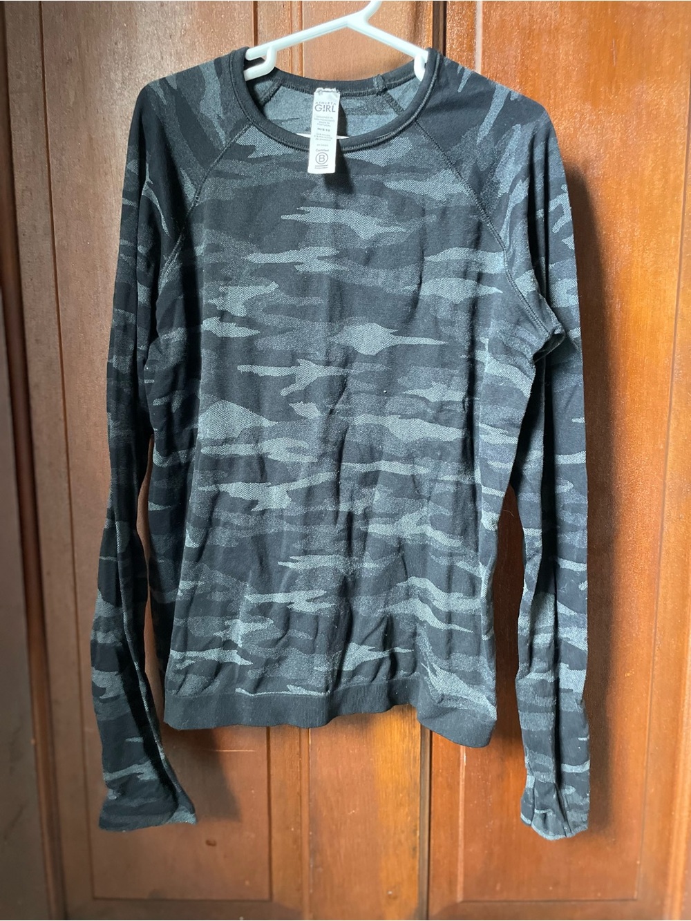 Athleta girls medium 8-10 long sleeve black camouflage top